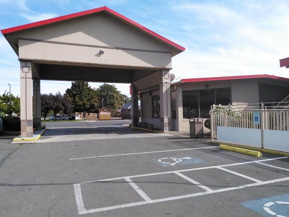 Yakima Valley Inn מראה חיצוני תמונה